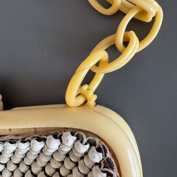 1940s Vintage Whiting & Davis Alumesh Handbag, Bakelite Handle Aluminum beaded - Picture 11 of 11